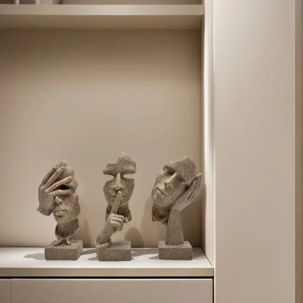 Conjunto de 3 Esculturas Abstratas em Resina de Arenito