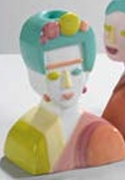 Castiçal de cerâmica com 13,5 cm de altura s/v