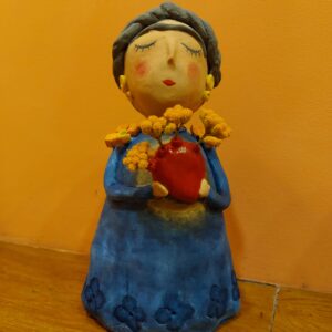 Peça cerâmica "Boneca 22 cm" feita Artesa