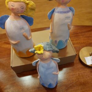 Boneca coleção primavera 17 cm cerâmica manual