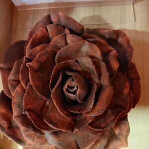 Peça decorativa feita por artesa Flor Rosa  16 cm